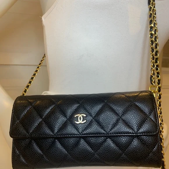Chanel Caviar Quilted Crush Wallet with Chain - Picture 2 of 9